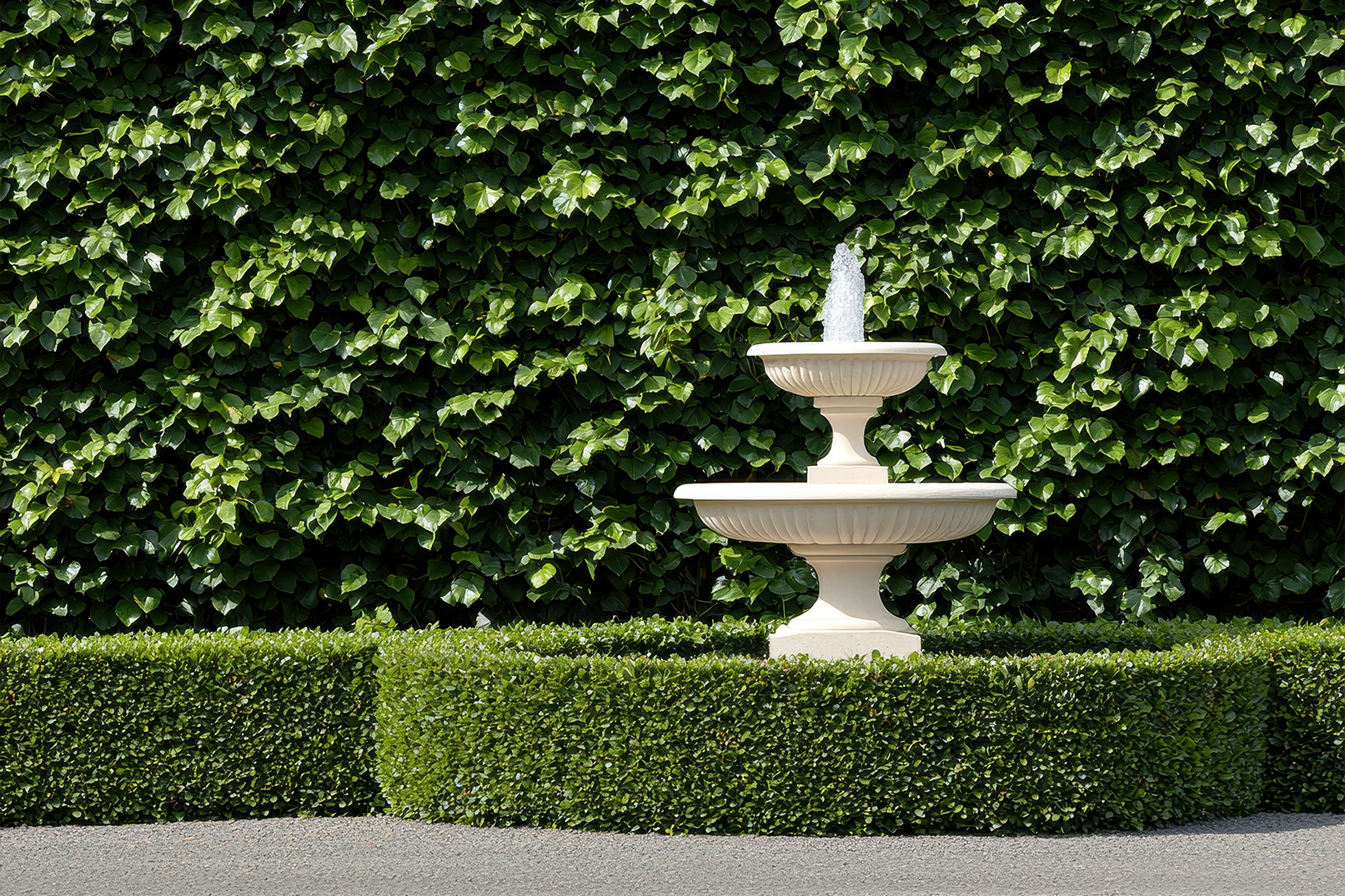 formal-clipped-hedge